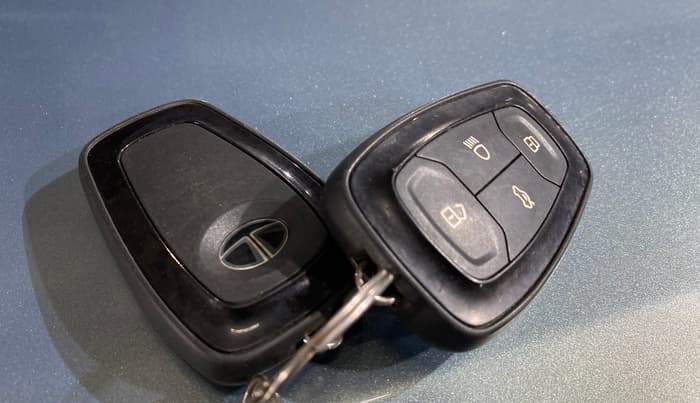 2021 Tata PUNCH ACCOMPLISHED MT, Petrol, Manual, 23,047 km, Key Close Up
