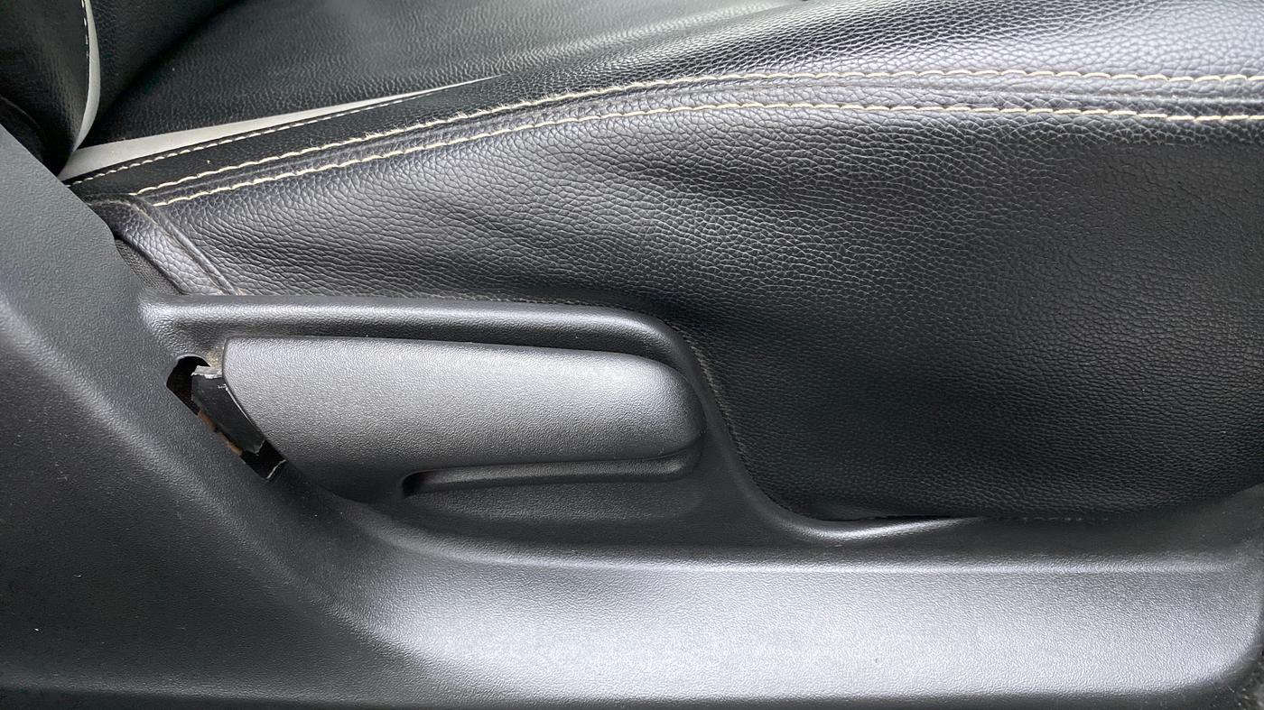 2017 Maruti Swift VXI D, Petrol, Manual, 55,354 km, Driver Side Adjustment Panel