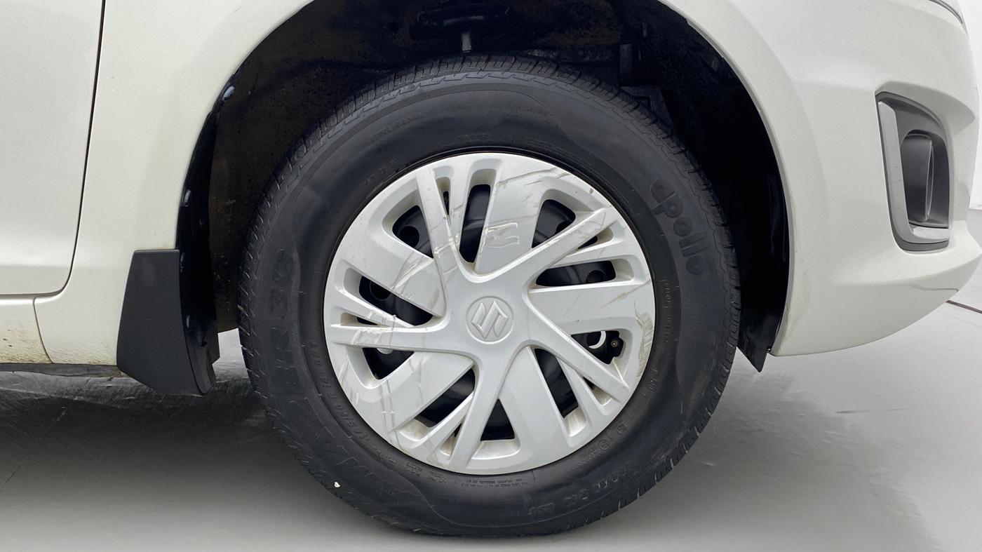 2017 Maruti Swift VXI D, Petrol, Manual, 55,354 km, Right Front Wheel