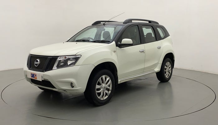 2015 Nissan Terrano XL (P), Petrol, Manual, 82,883 km, Left Front Diagonal