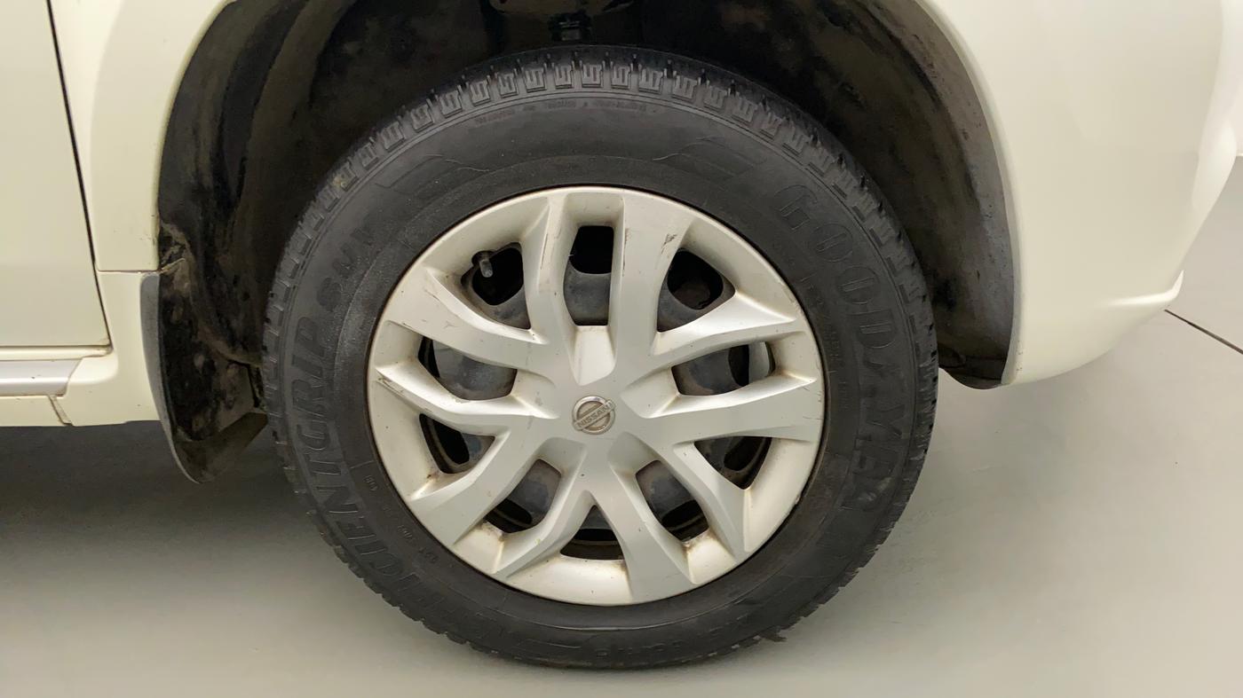 2015 Nissan Terrano XL (P), Petrol, Manual, 82,883 km, Right Front Wheel
