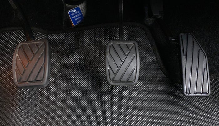 2021 Maruti Baleno ZETA PETROL 1.2, Petrol, Manual, 18,321 km, Pedals