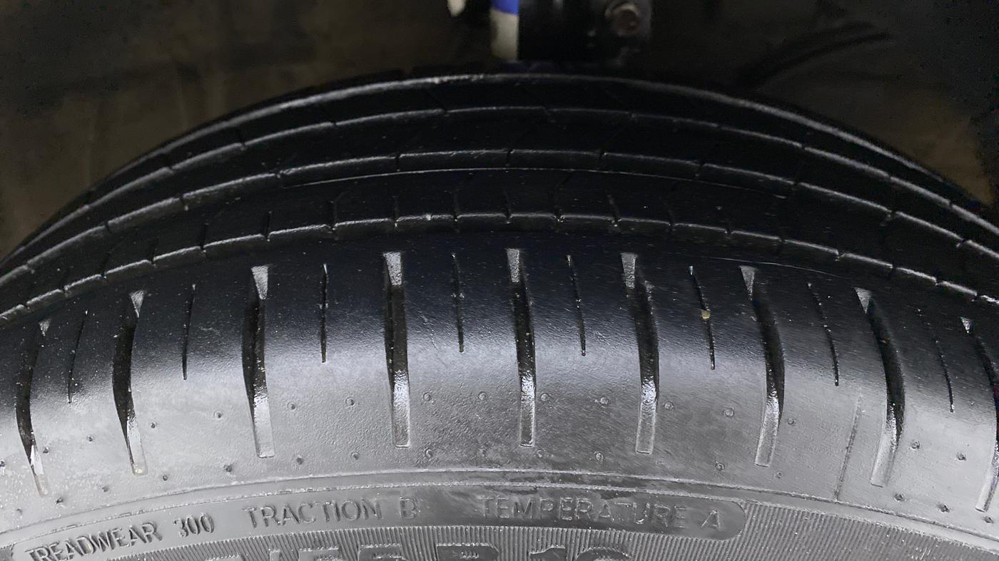 2021 Maruti Baleno ZETA PETROL 1.2, Petrol, Manual, 18,321 km, Right Front Tyre Tread
