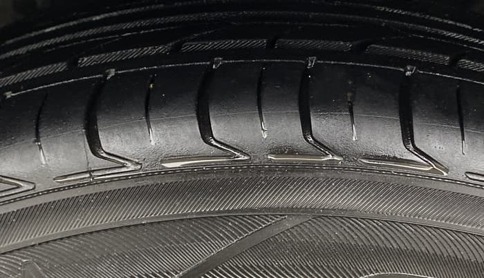 2022 Tata NEXON XM SUNROOF DIESEL, Diesel, Manual, 70,968 km, Left Front Tyre Tread