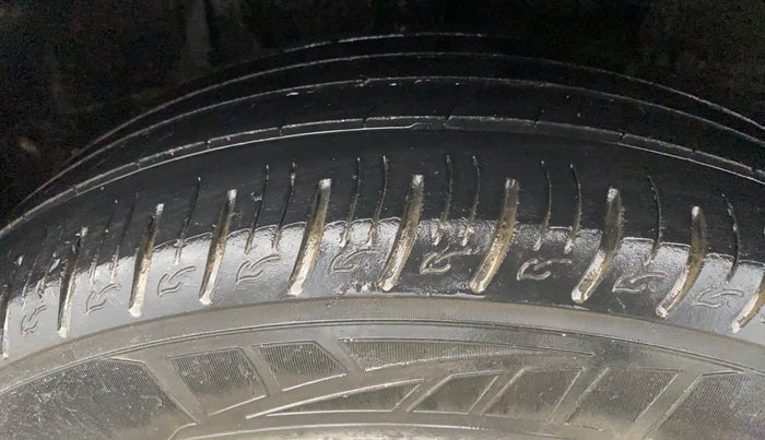 2018 Tata NEXON XM PETROL, CNG, Manual, 89,009 km, Right Front Tyre Tread