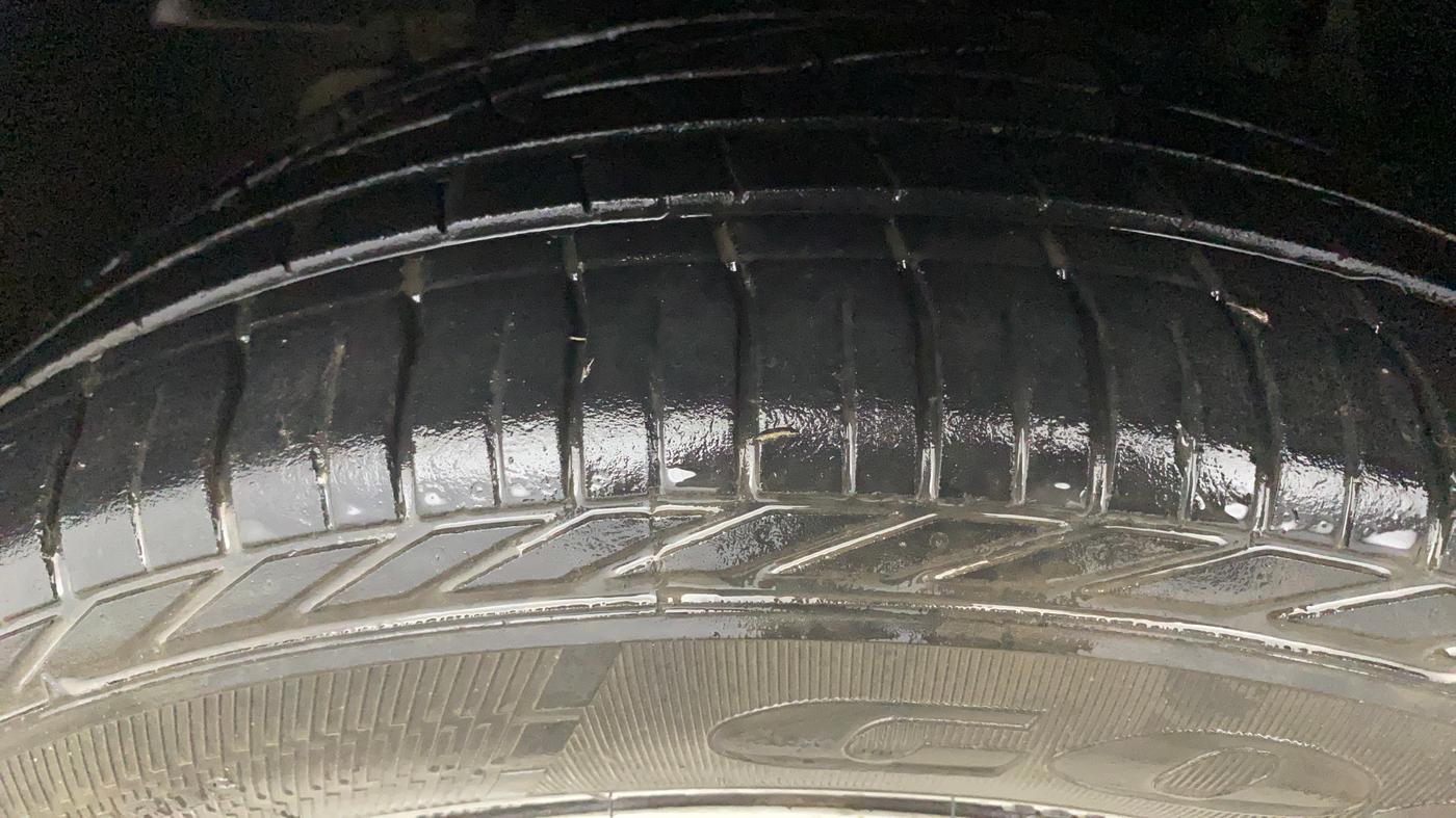 2018 Tata NEXON XM PETROL, CNG, Manual, 88,884 km, Left Front Tyre Tread