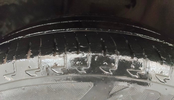2018 Maruti IGNIS ZETA 1.2, Petrol, Manual, 33,474 km, Left Front Tyre Tread
