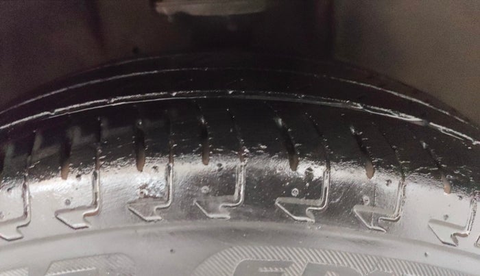 2018 Maruti IGNIS ZETA 1.2, Petrol, Manual, 33,474 km, Right Front Tyre Tread