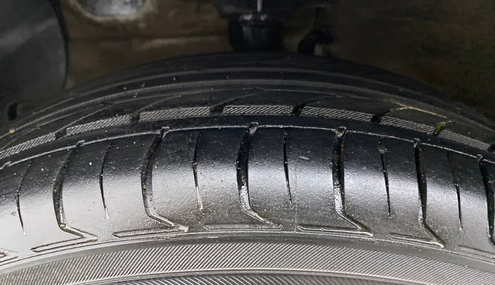 2016 Hyundai Xcent S 1.2 SPECIAL EDITION, Petrol, Manual, 93,800 km, Left Front Tyre Tread