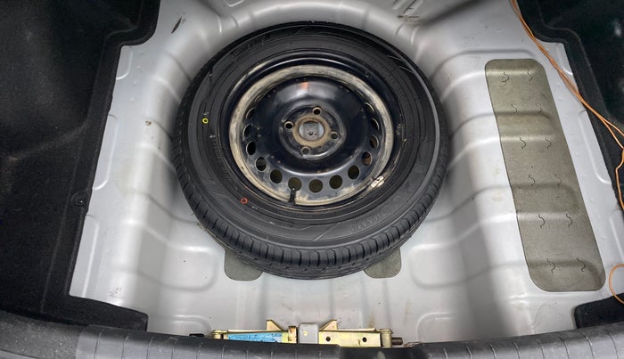 2016 Hyundai Xcent S 1.2 SPECIAL EDITION, Petrol, Manual, 93,800 km, Dicky (Boot door) - Tool missing