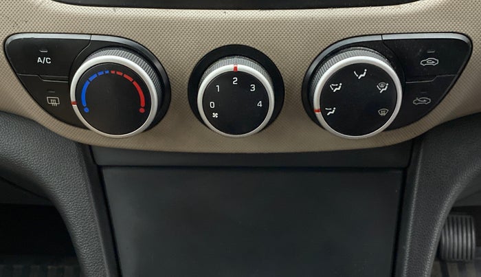 2016 Hyundai Xcent S 1.2 SPECIAL EDITION, Petrol, Manual, 93,800 km, AC Unit - Minor issue in the heater switch