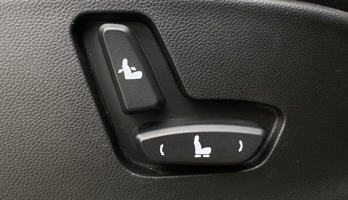 2024 MG HECTOR SAVVY PRO 1.5 TURBO CVT PETROL, Petrol, Automatic, 15,620 km, Driver Side Adjustment Panel