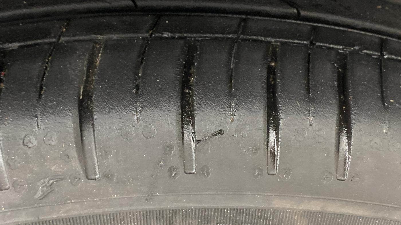 2024 MG HECTOR SAVVY PRO 1.5 TURBO CVT PETROL, Petrol, Automatic, 15,620 km, Right Front Tyre Tread