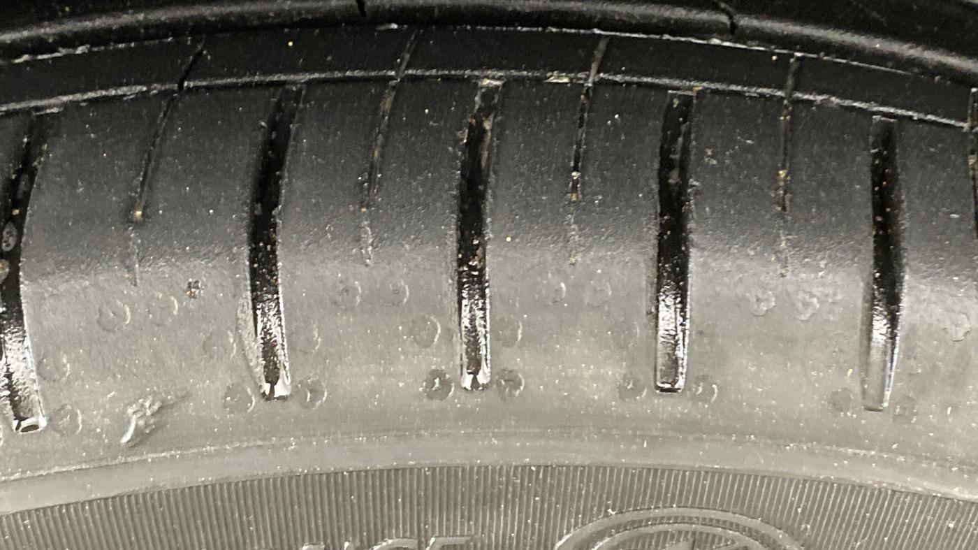 2024 MG HECTOR SAVVY PRO 1.5 TURBO CVT PETROL, Petrol, Automatic, 15,620 km, Left Front Tyre Tread