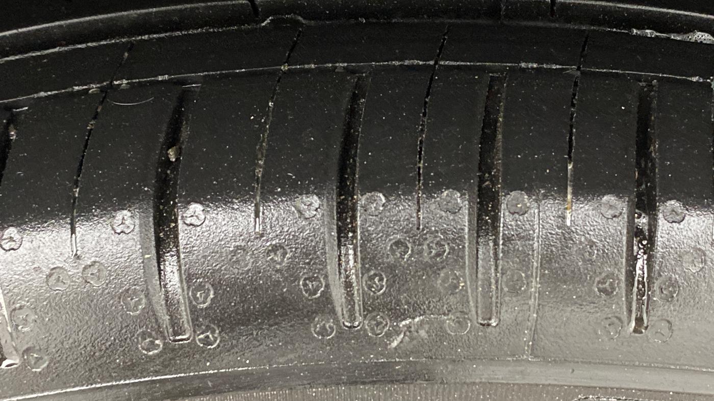 2024 MG HECTOR SAVVY PRO 1.5 TURBO CVT PETROL, Petrol, Automatic, 15,620 km, Right Rear Tyre Tread