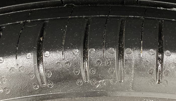 2024 MG HECTOR SAVVY PRO 1.5 TURBO CVT PETROL, Petrol, Automatic, 15,620 km, Right Rear Tyre Tread
