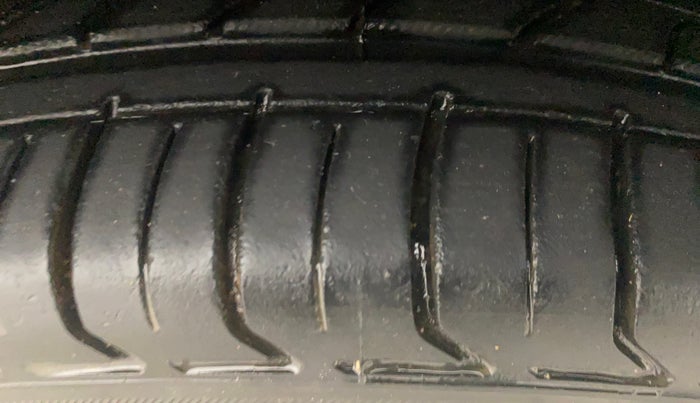 2021 Hyundai NEW I20 ASTA (O) 1.0 TURBO GDI DCT, Petrol, Automatic, 52,495 km, Right Front Tyre Tread