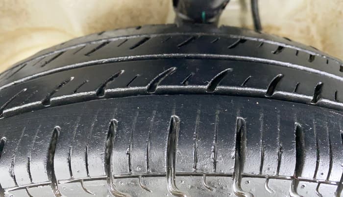 2017 Maruti Alto 800 LXI, Petrol, Manual, 10,323 km, Left Front Tyre Tread
