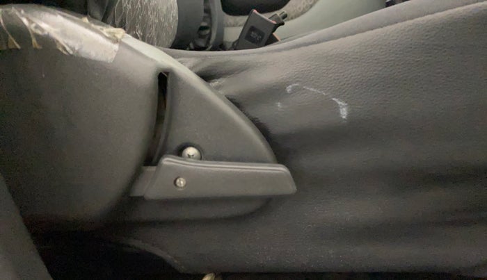 2018 Maruti Alto 800 LXI CNG, CNG, Manual, 43,447 km, Driver Side Adjustment Panel