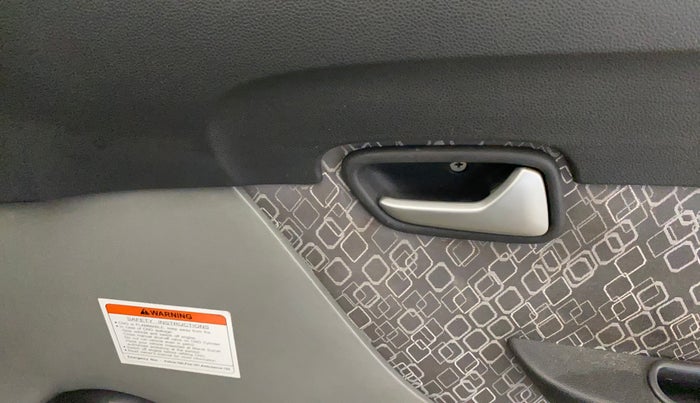 2018 Maruti Alto 800 LXI CNG, CNG, Manual, 43,447 km, Driver Side Door Panels Control