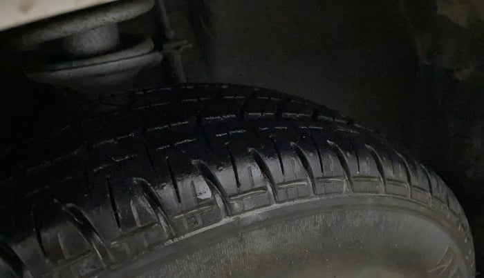 2018 Maruti Alto 800 LXI CNG, CNG, Manual, 43,447 km, Left Front Tyre Tread