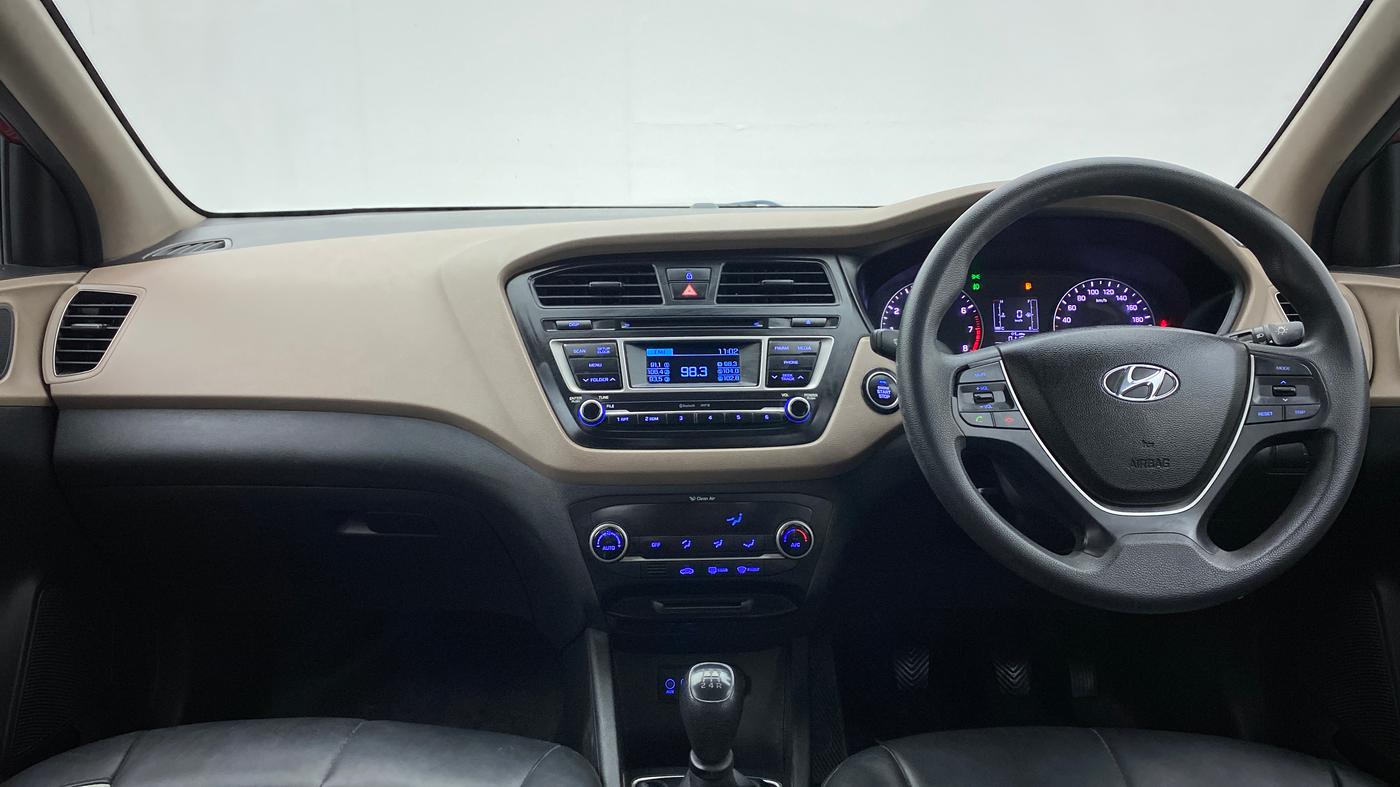 2015 Hyundai Elite i20 SPORTZ (O) 1.2, Petrol, Manual, 68,132 km, Dashboard
