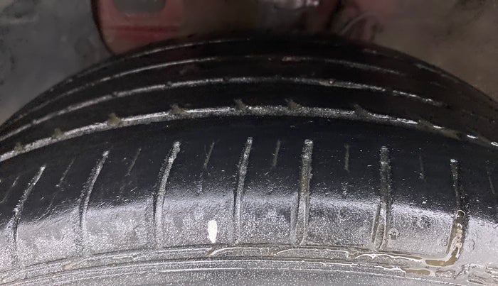 2015 Hyundai Elite i20 SPORTZ (O) 1.2, Petrol, Manual, 68,132 km, Left Front Tyre Tread