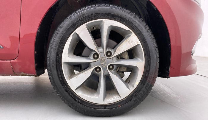 2015 Hyundai Elite i20 SPORTZ (O) 1.2, Petrol, Manual, 68,132 km, Right Front Wheel