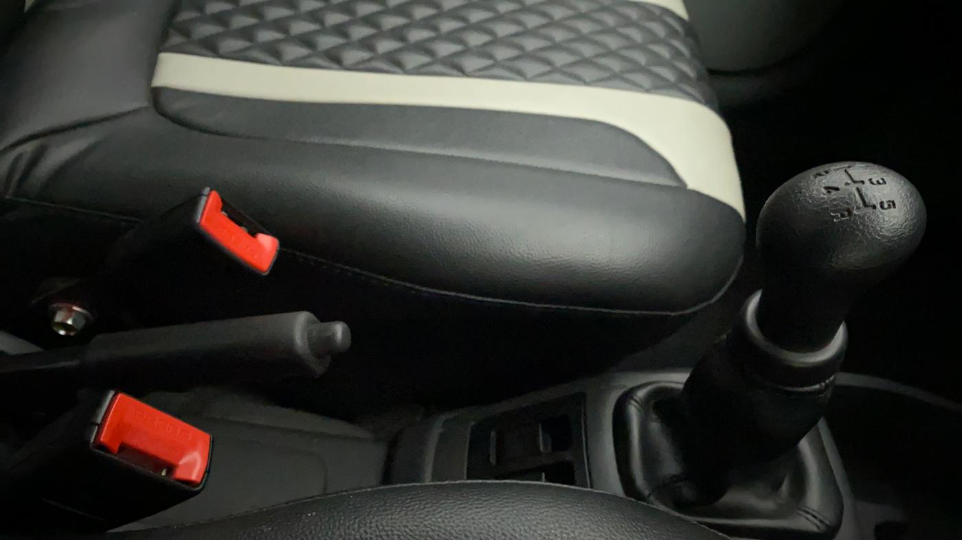 2017 Maruti Alto 800 LXI, Petrol, Manual, 2,924 km, Gear Lever