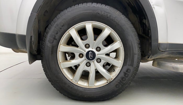 2016 Mahindra XUV500 W10 AT FWD, Diesel, Automatic, 94,738 km, Right Rear Wheel