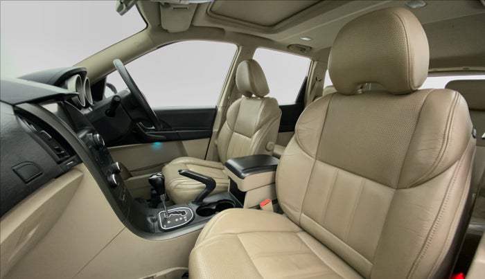 2016 Mahindra XUV500 W10 AT FWD, Diesel, Automatic, 94,738 km, Right Side Front Door Cabin