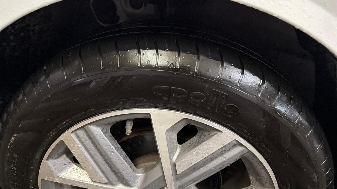 2025 Hyundai Verna SX(O) 1.5 MPI IVT , Petrol, Automatic, 4,019 km, Left Front Tyre Tread