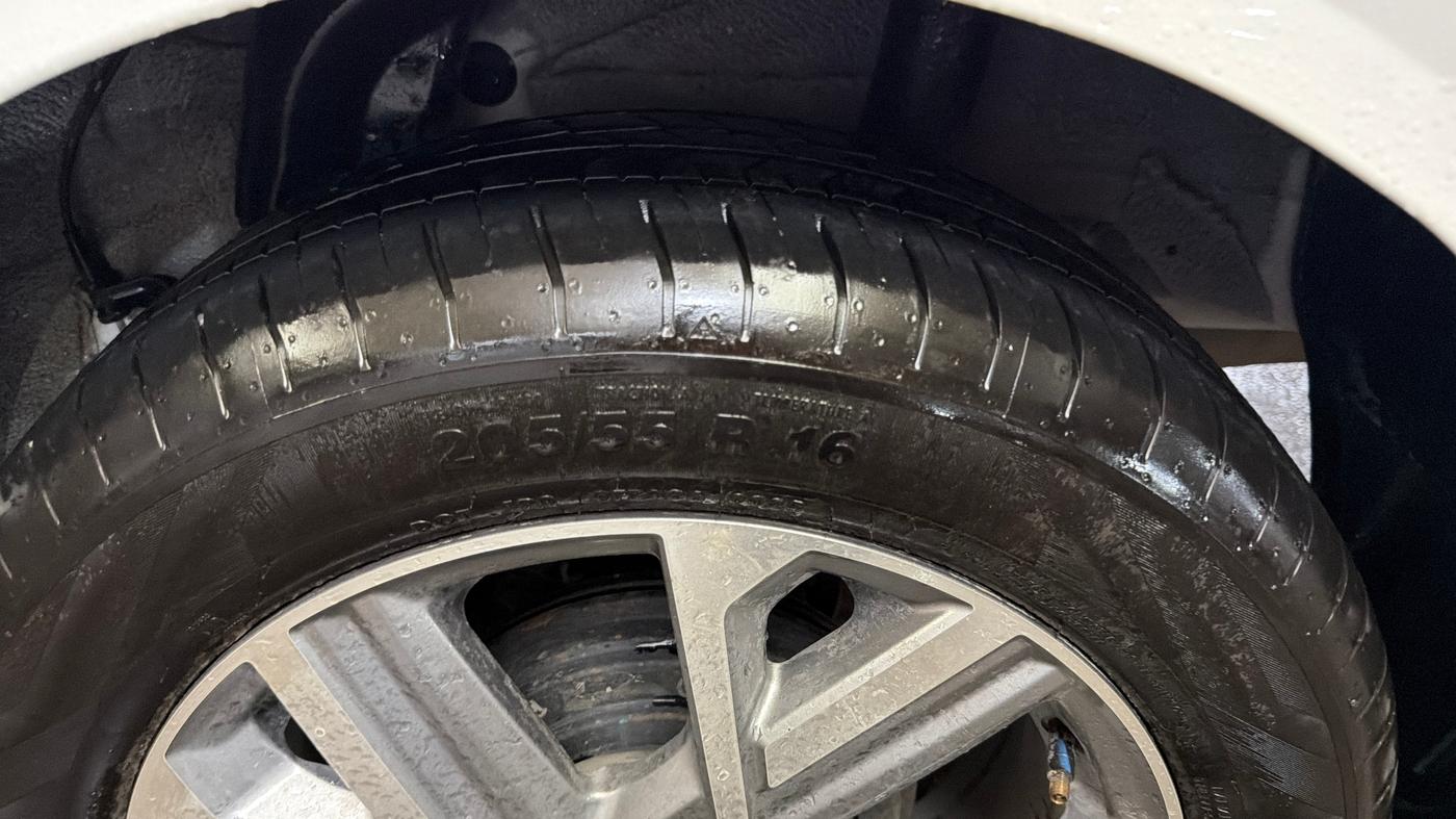 2025 Hyundai Verna SX(O) 1.5 MPI IVT , Petrol, Automatic, 4,019 km, Left Rear Tyre Tread