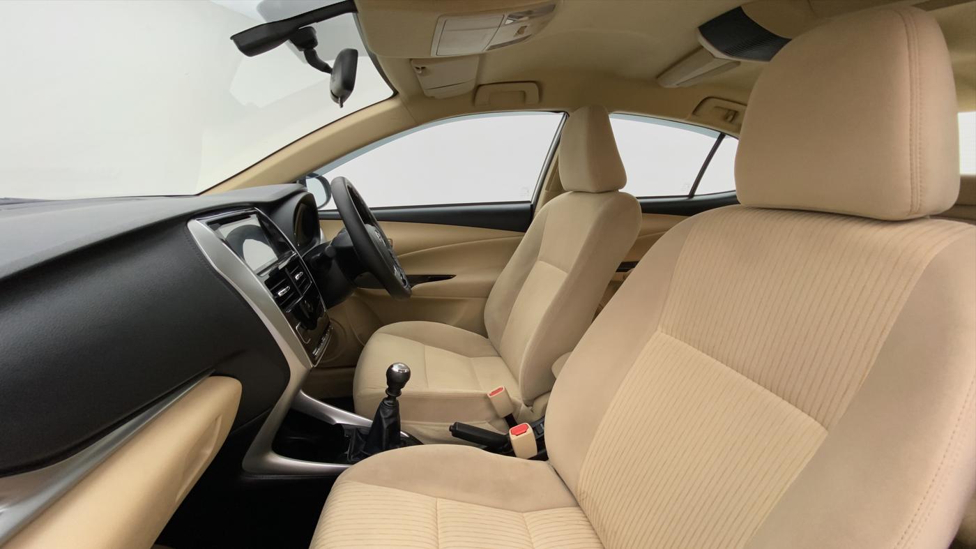2018 Toyota YARIS V MT, Petrol, Manual, 16,676 km, Right Side Front Door Cabin