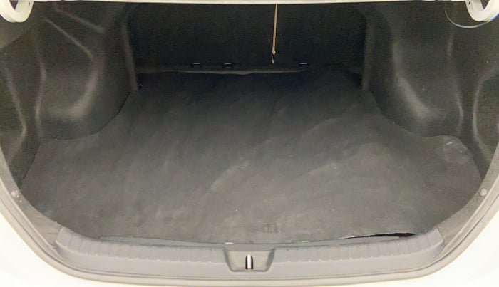 2018 Toyota YARIS V MT, Petrol, Manual, 16,676 km, Boot Inside