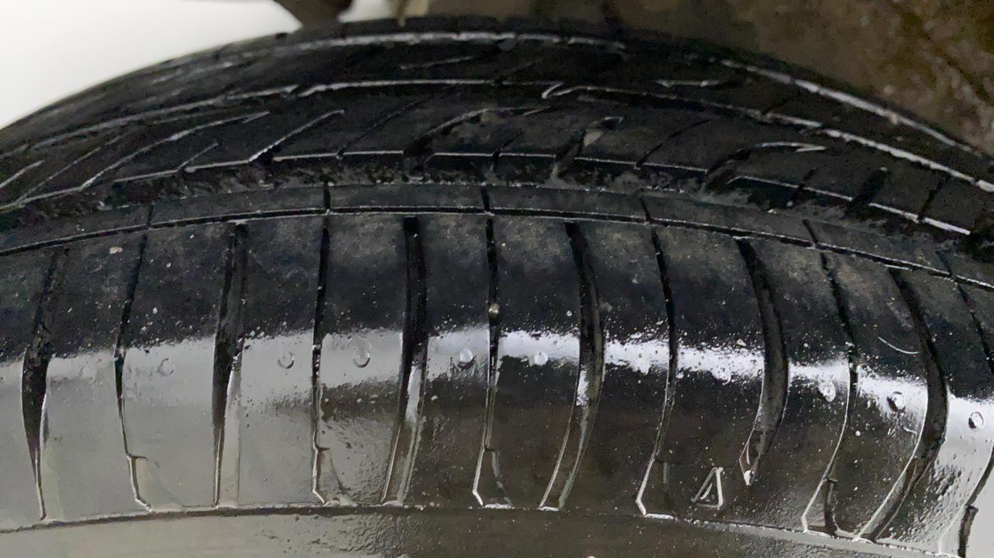 2014 Maruti Wagon R 1.0 VXI, Petrol, Manual, 44,364 km, Right Rear Tyre Tread