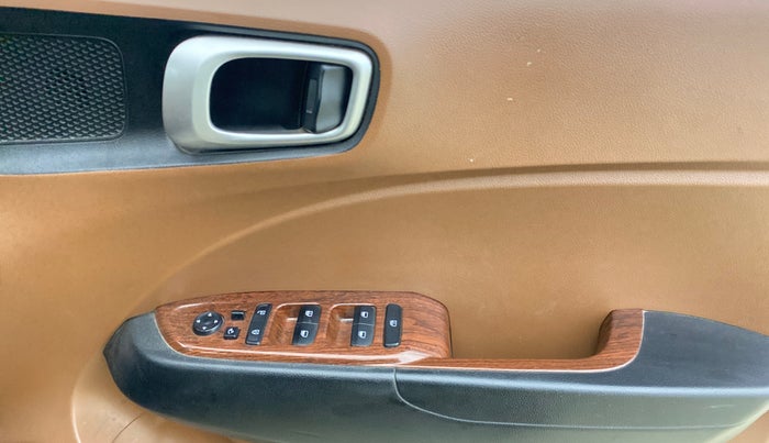 2019 Hyundai VENUE SX PLUS 1.0 TURBO DCT, Petrol, Automatic, 48,942 km, Driver Side Door Panels Control