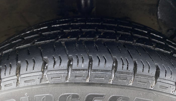 2018 Hyundai Xcent S 1.2, CNG, Manual, 81,459 km, Right Front Tyre Tread