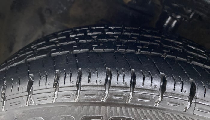 2018 Hyundai Xcent S 1.2, CNG, Manual, 81,459 km, Left Front Tyre Tread