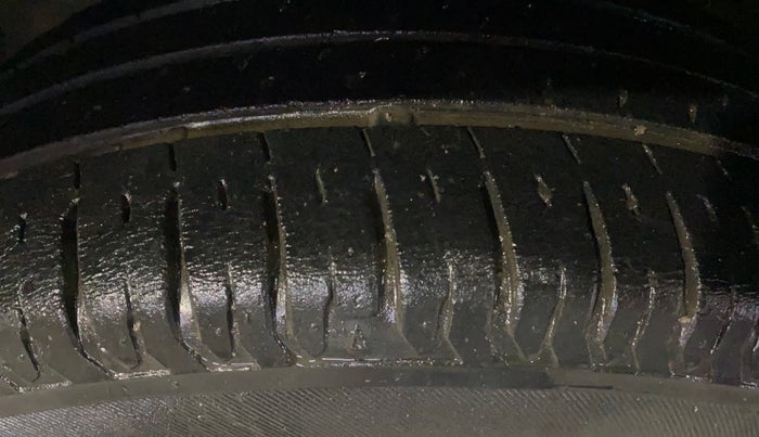 2017 Maruti Dzire ZXI PLUS, Petrol, Manual, 88,462 km, Left Front Tyre Tread