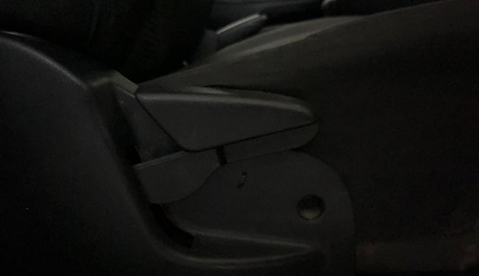 2019 Datsun Go T(O), Petrol, Manual, 31,573 km, Driver Side Adjustment Panel