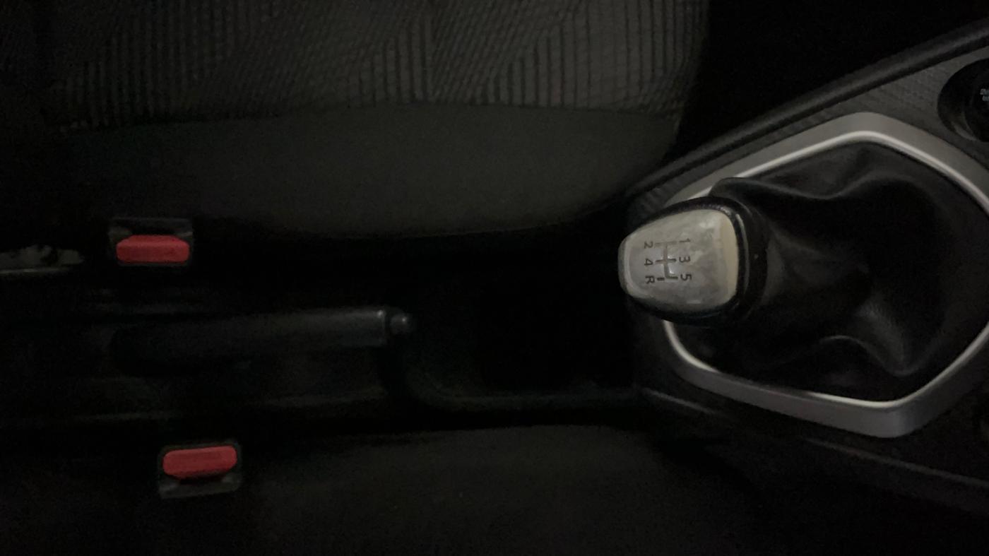 2019 Datsun Go T(O), Petrol, Manual, 31,633 km, Gear Lever