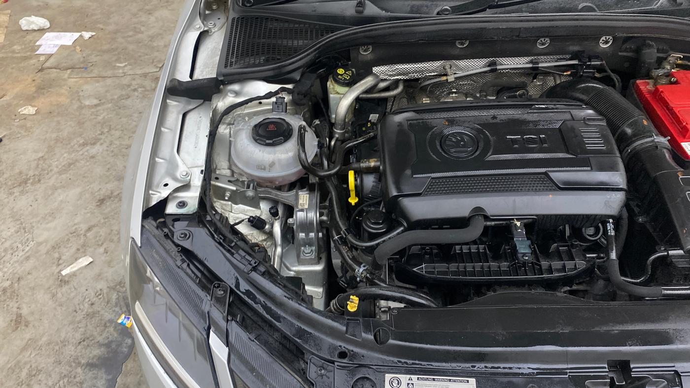 2018 Skoda Octavia L&K 1.8 TSI AT, Petrol, Automatic, 76,751 km, Engine View - Right