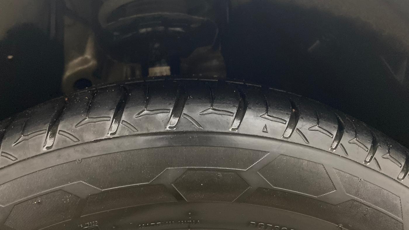 2018 Skoda Octavia L&K 1.8 TSI AT, Petrol, Automatic, 76,751 km, Right Front Tyre Tread