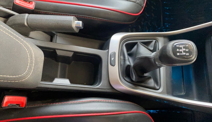 2023 Tata ALTROZ XZ PETROL, Petrol, Manual, 21,487 km, Gear Lever