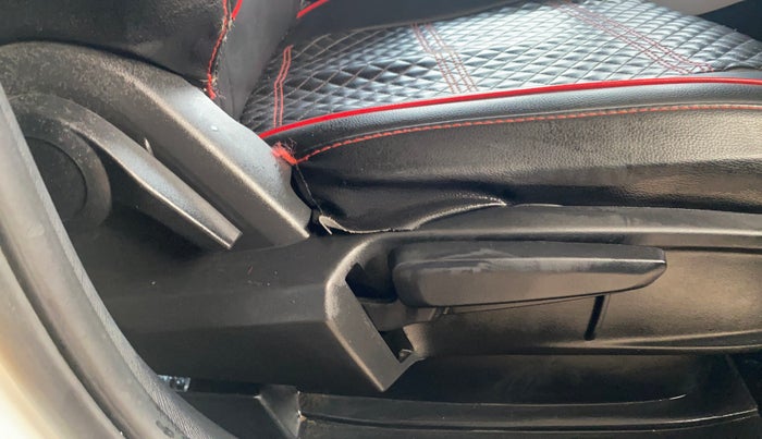 2023 Tata ALTROZ XZ PETROL, Petrol, Manual, 21,487 km, Driver Side Adjustment Panel