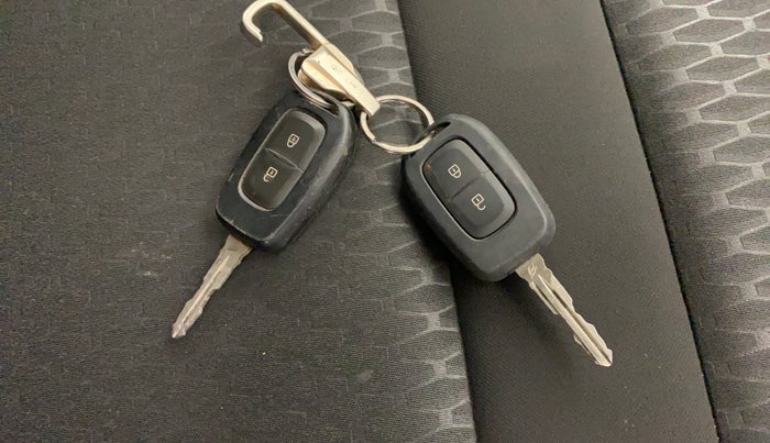 2022 Nissan MAGNITE XL, Petrol, Manual, 34,452 km, Key Close Up