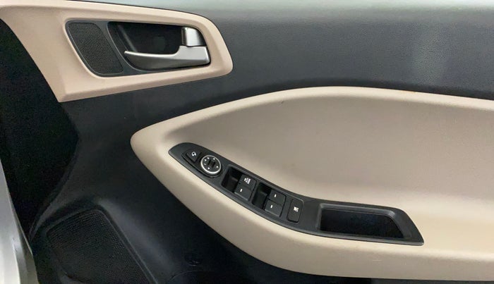 2017 Hyundai Elite i20 SPORTZ 1.2, Petrol, Manual, 86,854 km, Driver Side Door Panels Control