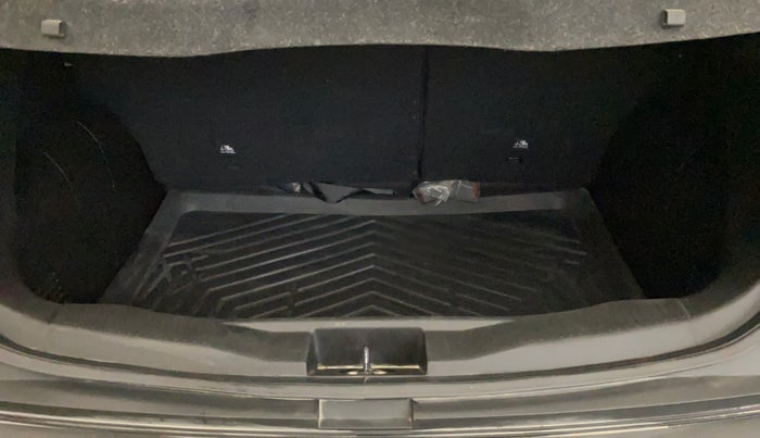 2023 Renault Kiger RXZ TURBO MT, Petrol, Manual, 23,507 km, Boot Inside