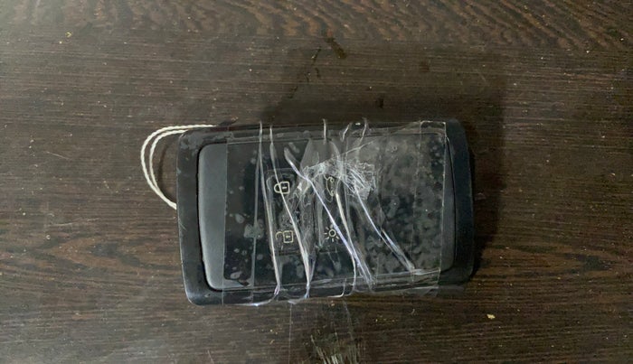 2023 Renault Kiger RXZ TURBO MT, Petrol, Manual, 23,507 km, Key Close Up